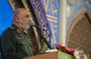 قائد حرس الثورة في إيران: الضربات الصاروخية ضد إسرائيل ستصبح أكثر دقة بعد المعلومات الأخيرة قائد حرس الثورة في إيران: الضربات الصاروخية ضد إسرائيل ستصبح أكثر دقة بعد المعلومات الأخيرة